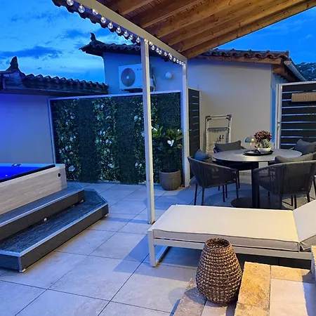 منزل ريفي Blue Topaz Mini Pool نافبليو
