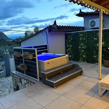 Kır Evi Blue Topaz Mini Pool *