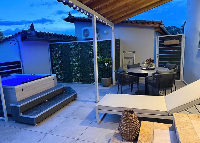 Landhaus Blue Topaz Mini Pool Nafplio
