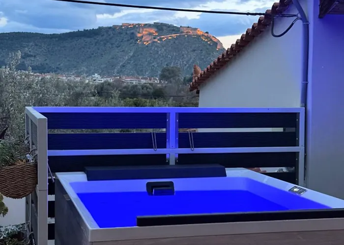 Kır Evi Blue Topaz Mini Pool *