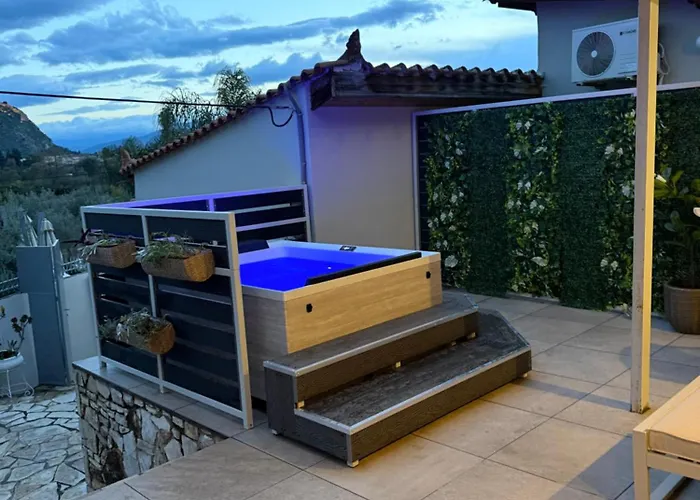 Kır Evi Blue Topaz Mini Pool *