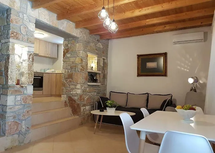 Blue Topaz Mini Pool 乡村民宿 *